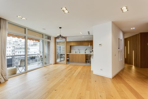 5 dormitorios Apartment en Barcelona, Spain No. 27730 7