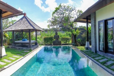 2 bedrooms Villa in Kerobokan, Indonesia No. 23338 1