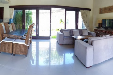 2 bedrooms Villa in Kerobokan, Indonesia No. 23338 12