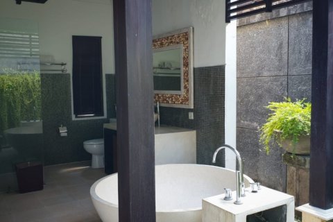 2 bedrooms Villa in Kerobokan, Indonesia No. 23338 13