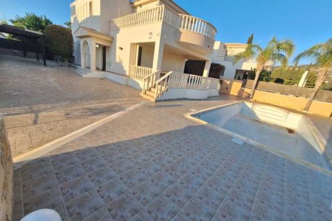 4 bedrooms Villa in Pegeia, Cyprus No. 74511 2