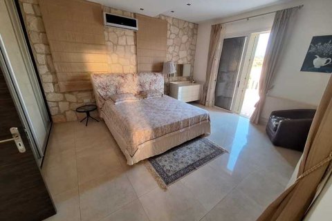 4 bedrooms Villa in Pegeia, Cyprus No. 74511 6