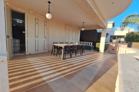 4 bedrooms Villa in Pegeia, Cyprus No. 74511 15