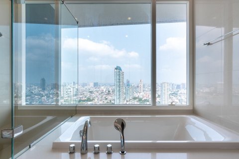 3 bedrooms Condo  in Bangkok, Thailand No. 429 3