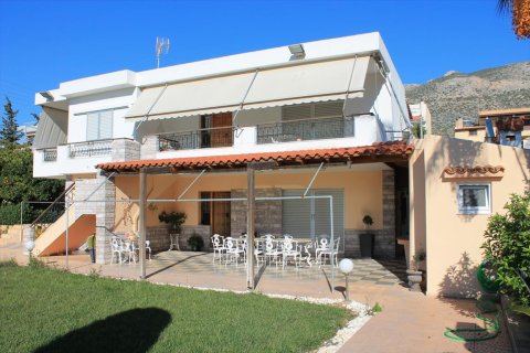 4 bedrooms House in Kalyvia Thorikou, Greece No. 59974 2