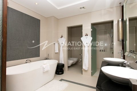 2 bedrooms Apartment in Abu Dhabi, UAE No. 3908 17