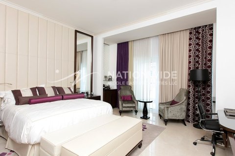 2 dormitorios Apartment en Abu Dhabi, UAE No. 3908 7