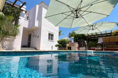 3 bedrooms Villa in Agios Tychonas, Cyprus No. 46057 1