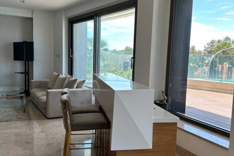 3 bedrooms Apartment in Limassol, Cyprus No. 46855 3