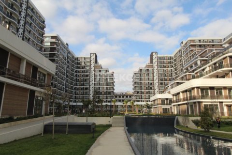 2+1 Apartment in Beylikduezue, Turkey No. 11769 29