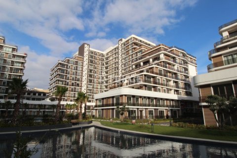 2+1 Apartment en Beylikduezue, Turkey No. 11769 3