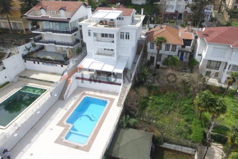 14+1 Villa in Adalar, Turkey No. 22249 3