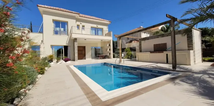 3 bedrooms Villa in Moni, Cyprus No. 29376