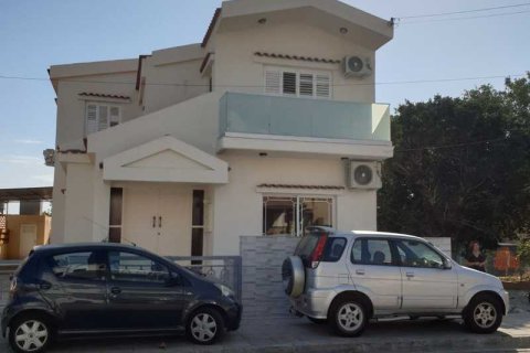 4 dormitorios House en Kato Polemidia, Cyprus No. 39369 1