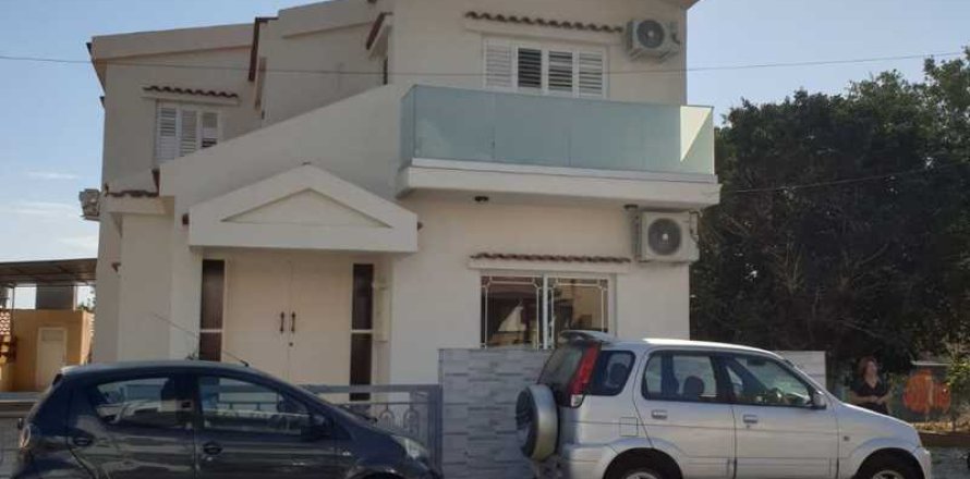 4 dormitorios House en Kato Polemidia, Cyprus No. 39369