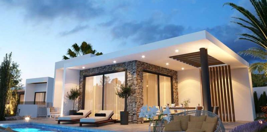 4 bedrooms Villa in Pegeia, Cyprus No. 39372