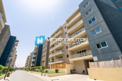 2 bedrooms Apartment in Al Reef, UAE No. 8204 8