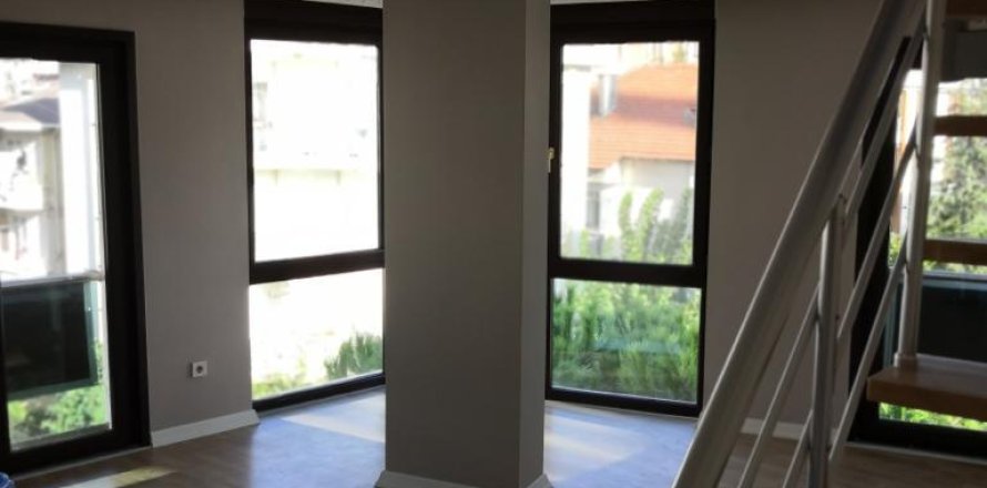 4+1 Appartement à Istanbul, Turkey No. 15193