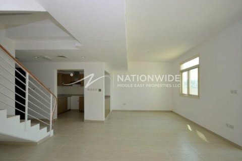 2 bedrooms Townhouse in Al Ghadeer, UAE No. 4429 2