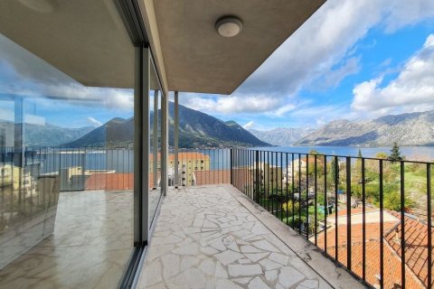 3 dormitorios Apartment en Kotor, Montenegro No. 66787 17