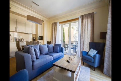 2 chambres Appartement à Tivat, Montenegro No. 66771 5