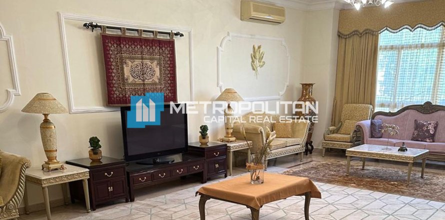 11 bedrooms Villa in Al Mushrif, UAE No. 53371