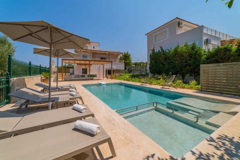 8 bedrooms Villa in Rethymno, Greece No. 52718 3