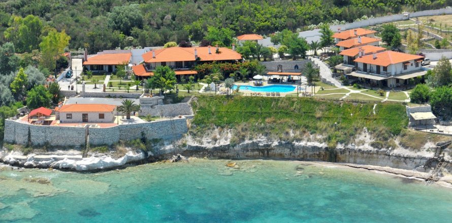 1300m² Hotel in Chalkidiki, Greece No. 58274