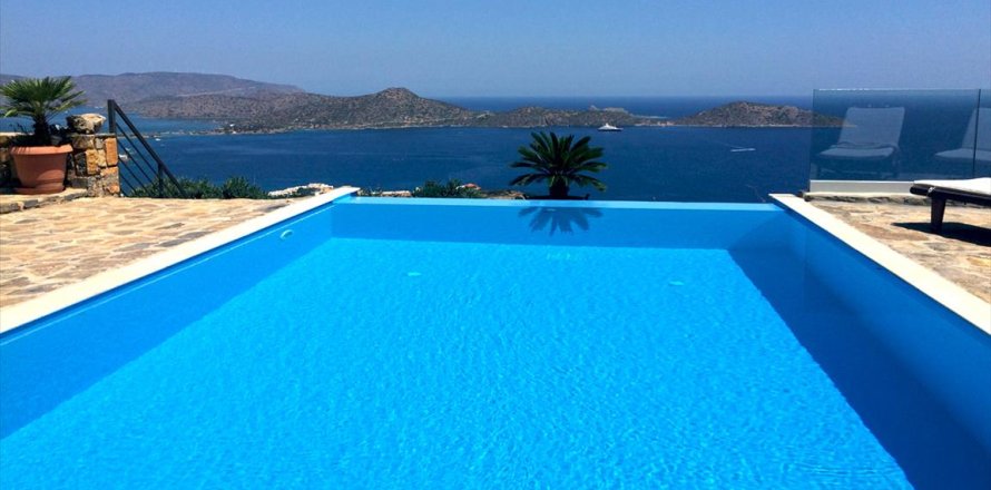 3 bedrooms Villa in Agios Nikolaos, Greece No. 59495