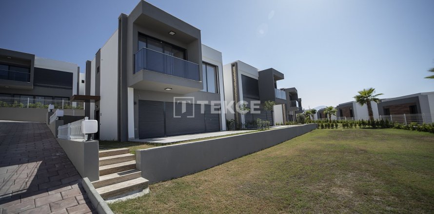 4+1 Villa in Kusadasi, Turkey No. 69795