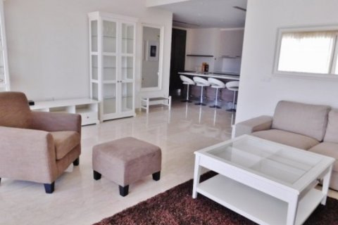 2 bedrooms Apartment in Limassol, Cyprus No. 69808 4