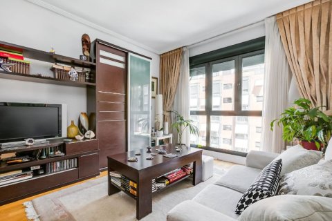 3 bedrooms Apartment in Madrid, Spain No. 26290 1