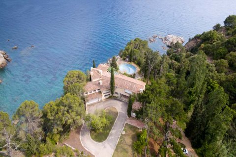 900m² House in Lloret de Mar, Spain No. 25370 8