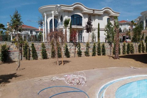 8+1 Villa en Basiskele, Turkey No. 12719 21