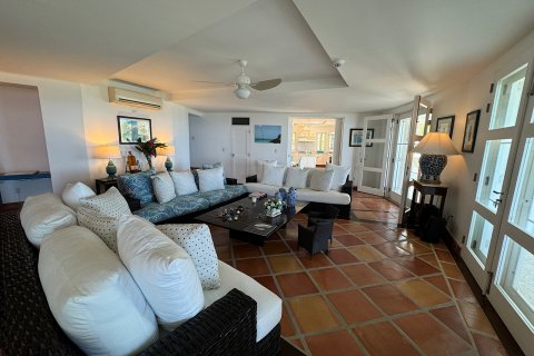 5 bedrooms Villa in Johnsons Point, Antigua and Barbuda No. 61409 11