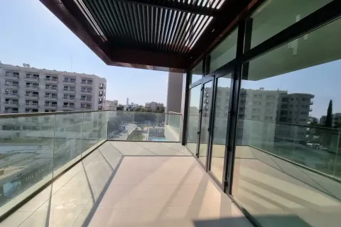 2 bedrooms Penthouse in Germasogeia, Cyprus No. 40829 3