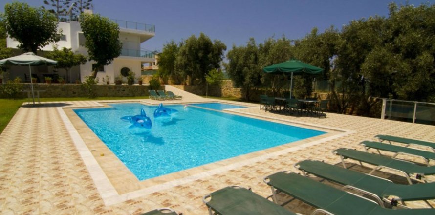 7 bedrooms Villa in Chania, Greece No. 58681