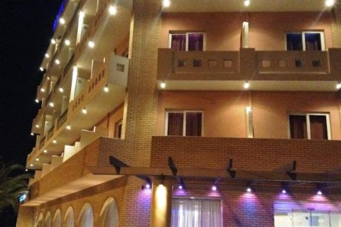 2200m² Hotel à Glyfada, Greece No. 58974 1