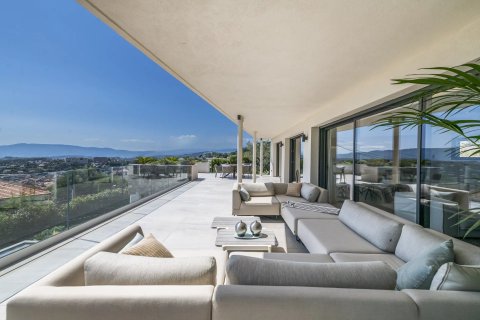 5 bedrooms Villa in Cannes, France No. 69188 9