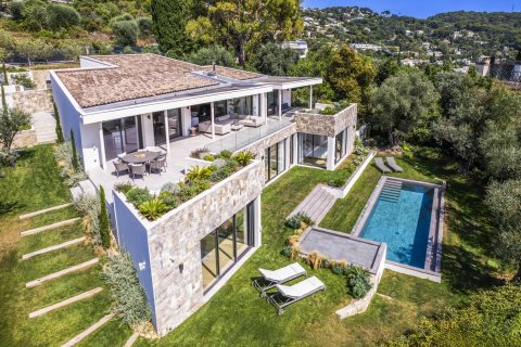 5 bedrooms Villa in Cannes, France No. 69188 2