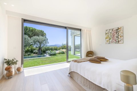 5 bedrooms Villa in Cannes, France No. 69188 21