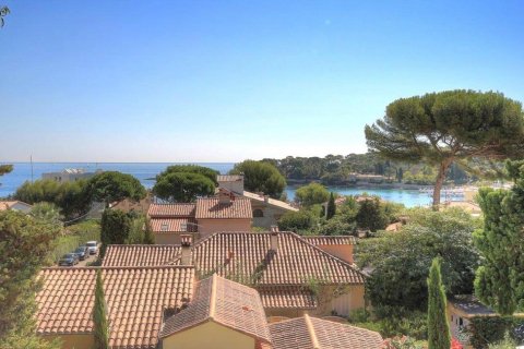 3 bedrooms Villa in Antibes, France No. 69185 2