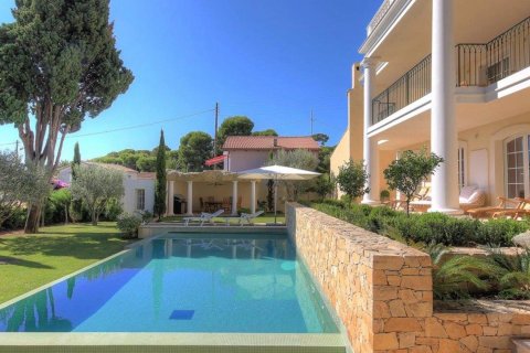 3 bedrooms Villa in Antibes, France No. 69185 4