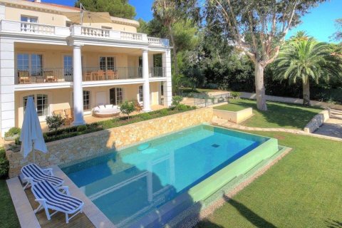 3 bedrooms Villa in Antibes, France No. 69185 3