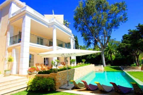 3 bedrooms Villa in Antibes, France No. 69185 17