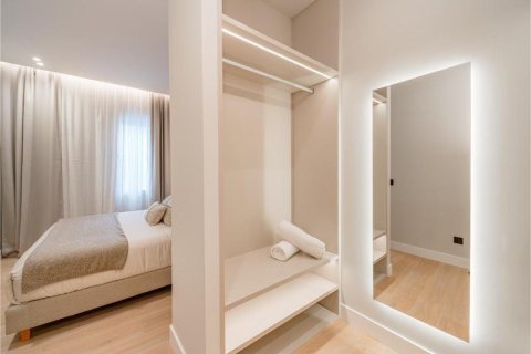 3 bedrooms Apartment in Madrid, Spain No. 27578 22