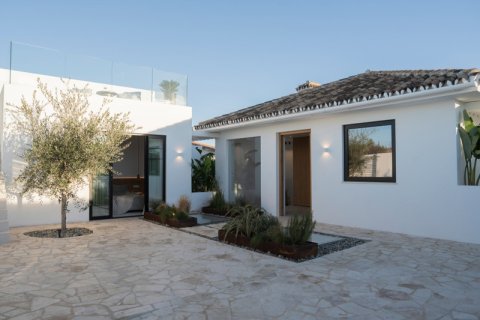 5 dormitorios Villa en Nueva Andalucía, Spain No. 27576 5