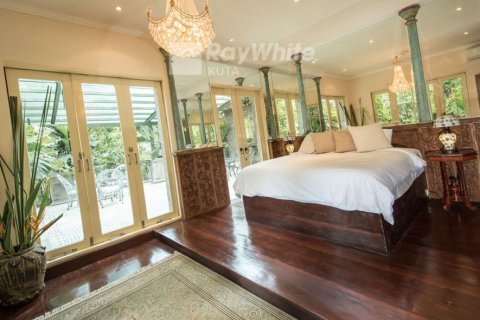 4 bedrooms Villa in Canggu, Indonesia No. 22874 11