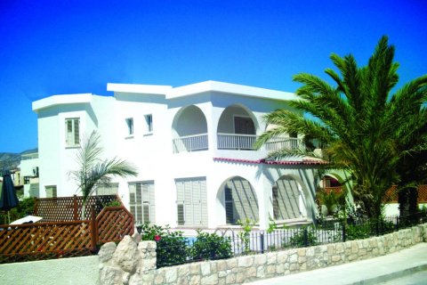 4 dormitorios Villa en Paphos, Cyprus No. 49892 3