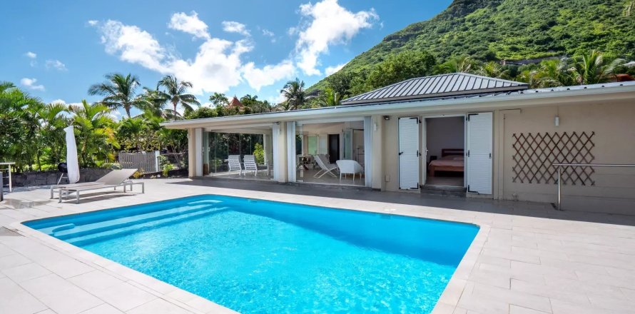 4 bedrooms Villa in Tamarin, Mauritius No. 53428